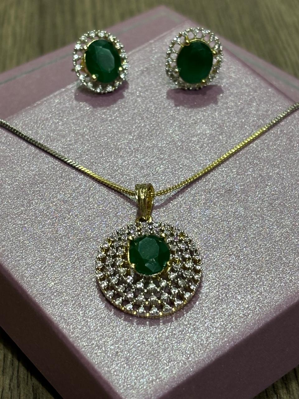 Classic American diamond gold plated pendant set with chain