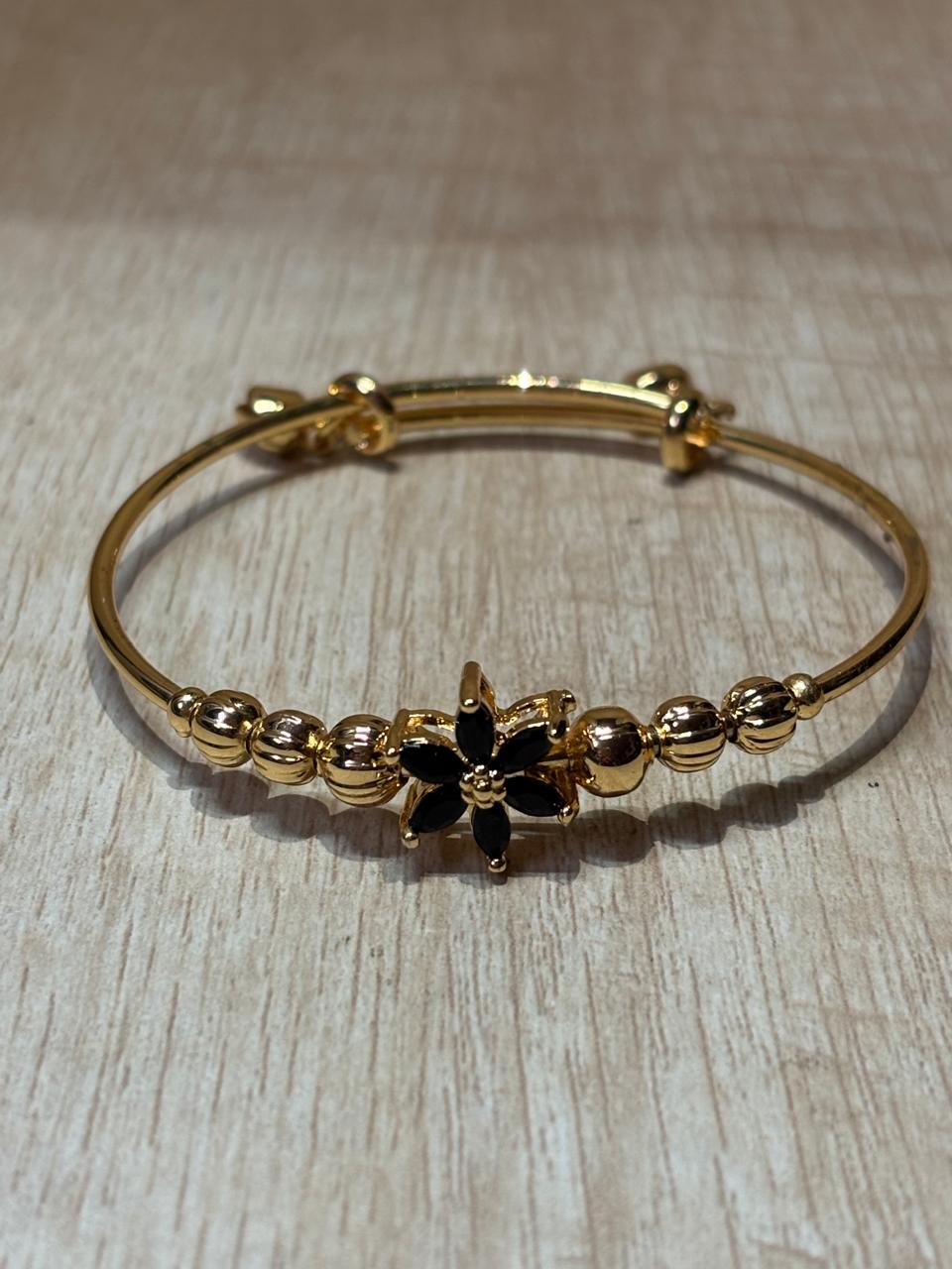 Gold plated Anti tarnish Star shape adjustable bracelet
