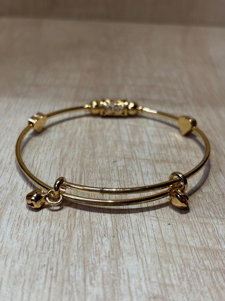 Beautiful Anti tarnish gold plated stainless steel adjustable bracelet