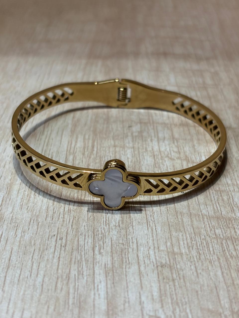 Korean style Gold plated Anti tarnish bracelet