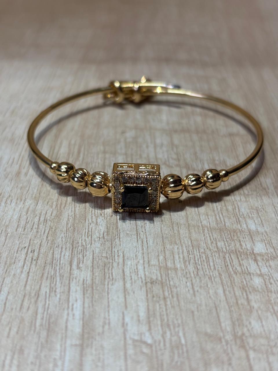 Gold plated Anti tarnish stainless steel adjustable bracelet