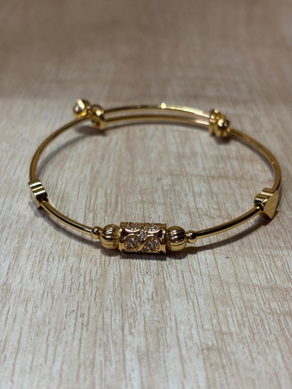 Beautiful Anti tarnish gold plated stainless steel adjustable bracelet